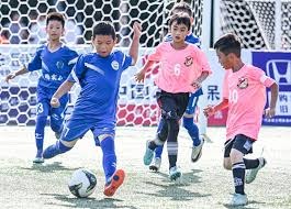 弗兰克：防守型教练？我带的队进球挺多的；庆幸自己不碰社媒